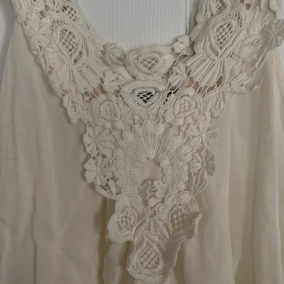 Flowy crochet Ana camisole cream size medium - Picture 2 of 5